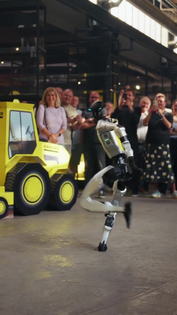 Kärcher × RUDA — die erste synchrone Roboter-Mensch-Tanzchoreografie bei einer CZ Firmenveranstaltung